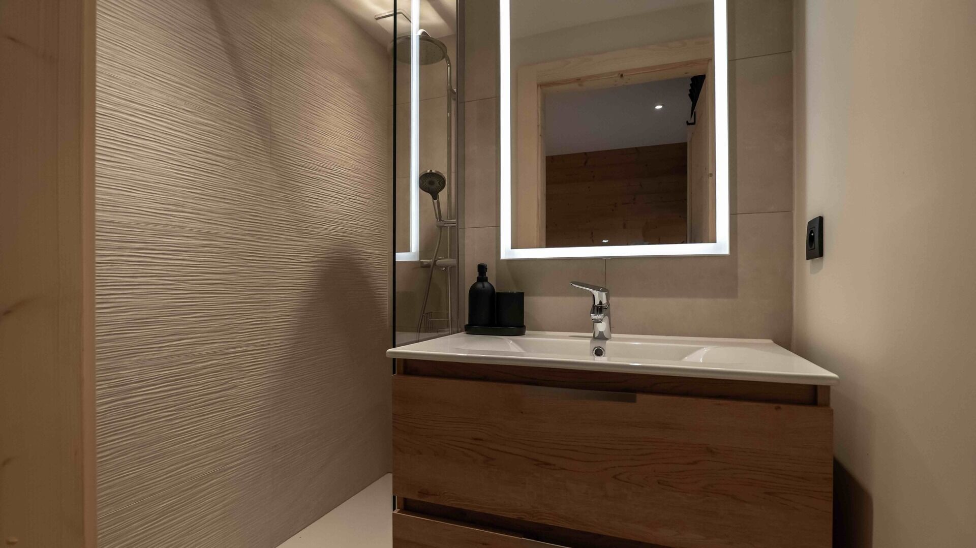 Enjoy Chalet Chamonix Le Lavancher Appartement Cosmiques - 8 pers - 50