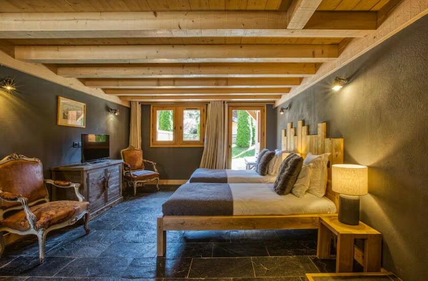 Chalet Ardoise | Sleeps 12 - 18
