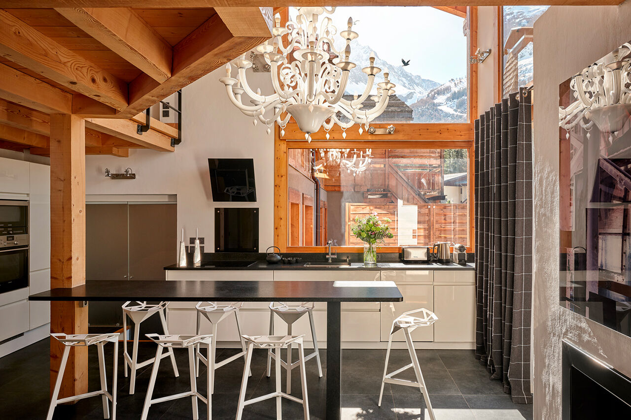 Chalet Quartz | Sleeps 23 - 10