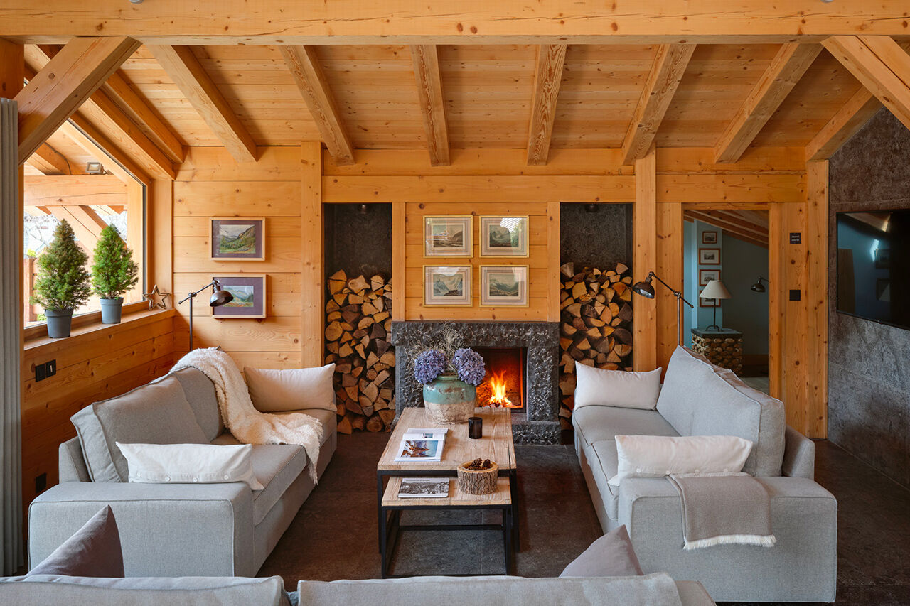 Chalet Quartz | Sleeps 23 - 7