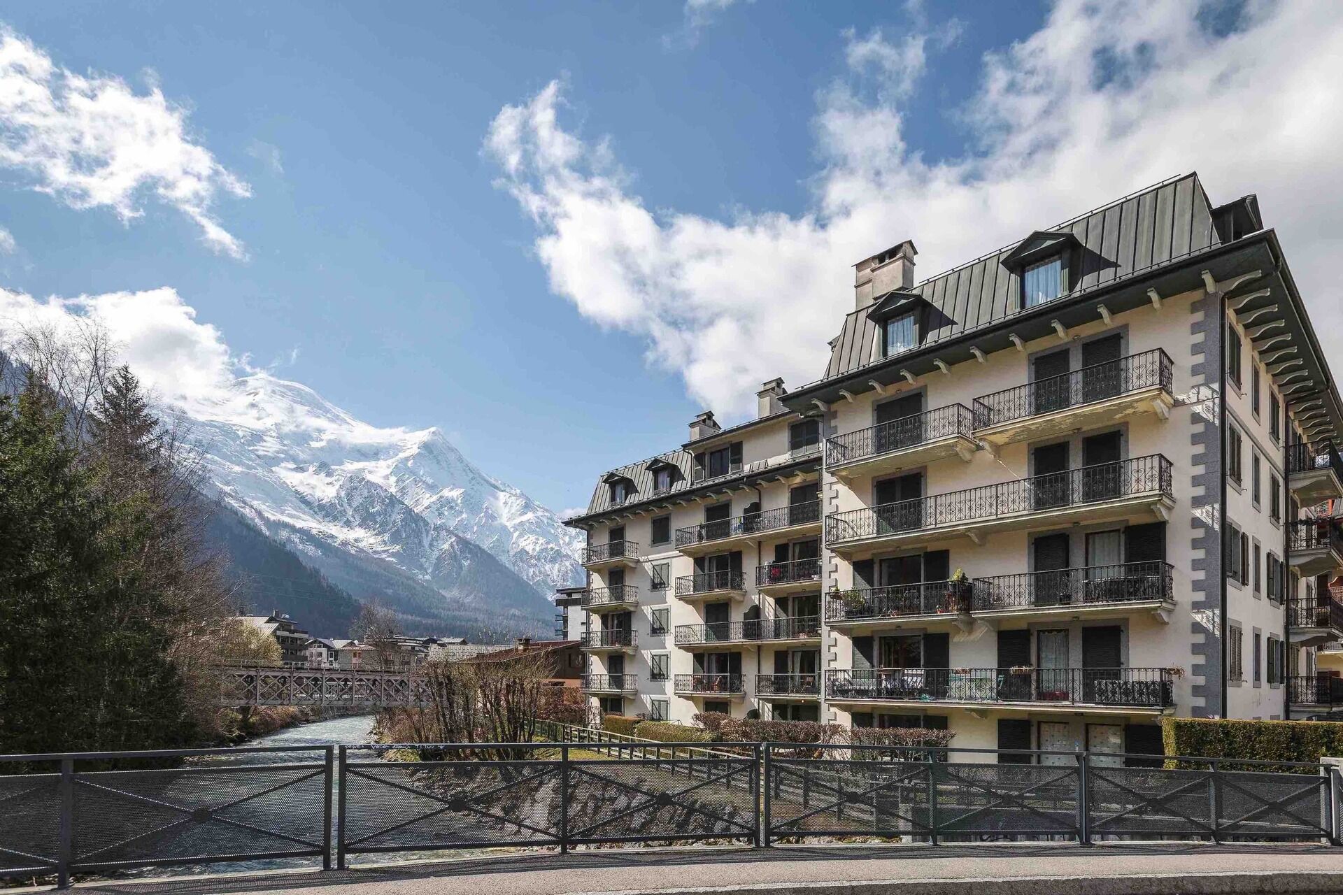 Les Terrasses Spacious, Central 3 Bedroom Apartment - 1