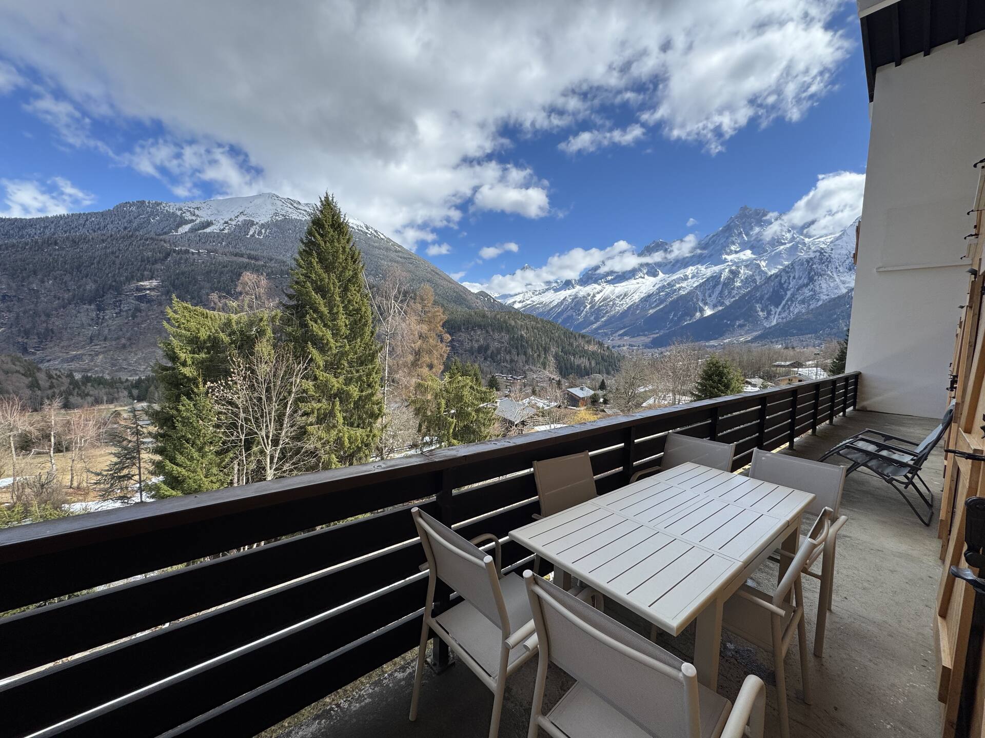 Luxury apartment for 6 people. 3 bedrooms. Terrace. Parking. - 26