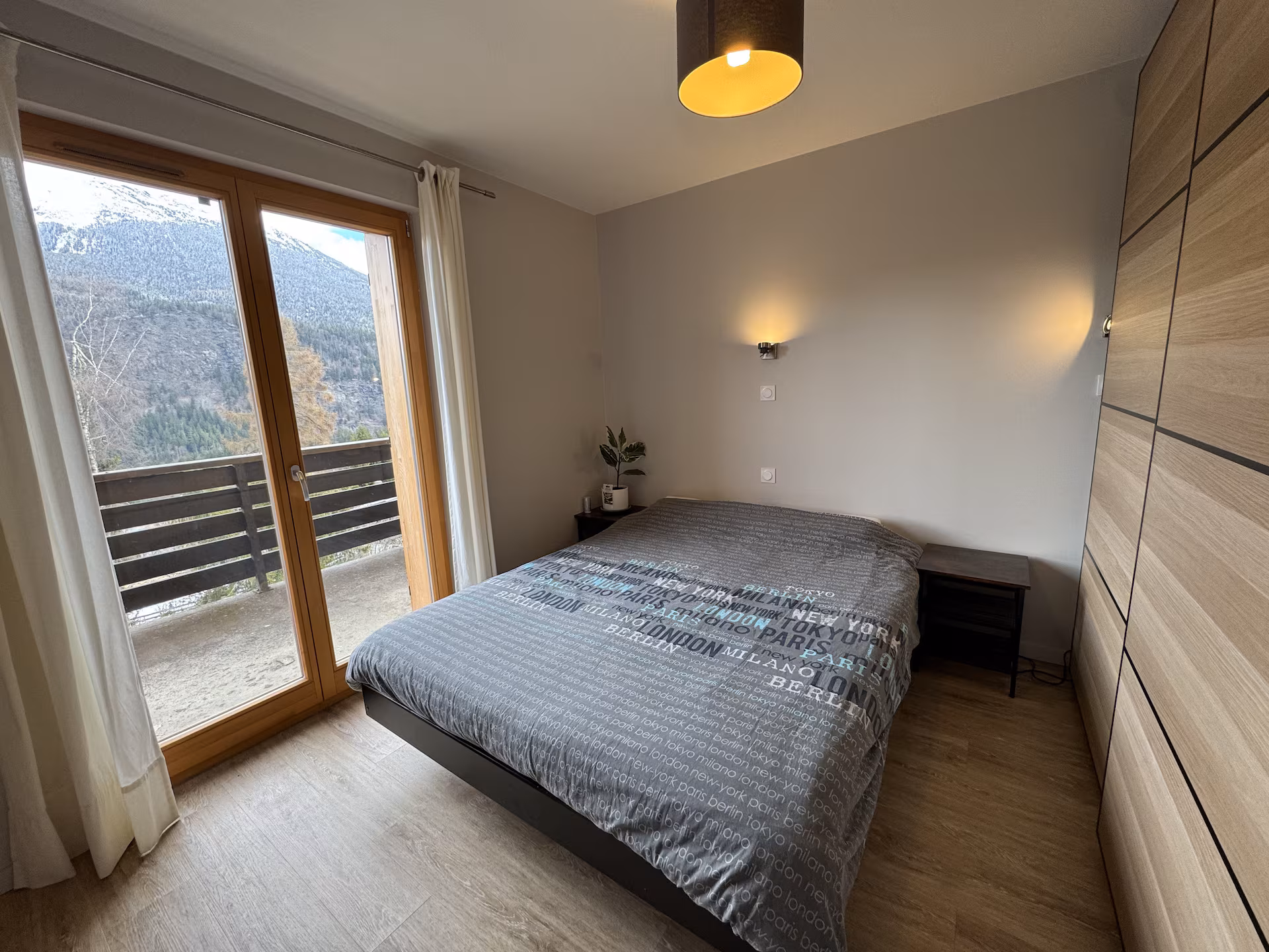 Luxury apartment for 6 people. 3 bedrooms. Terrace. Parking. - 11