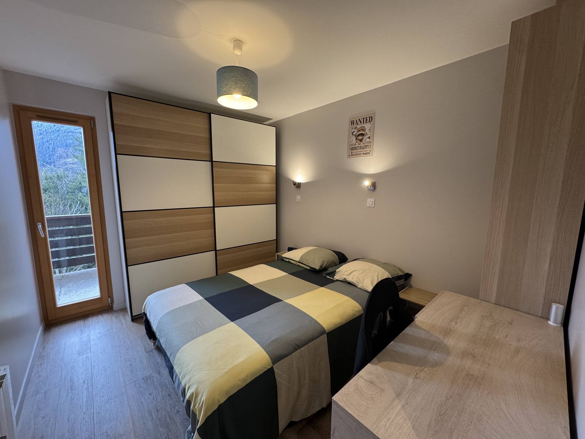 Luxury apartment for 6 people. 3 bedrooms. Terrace. Parking. - 14