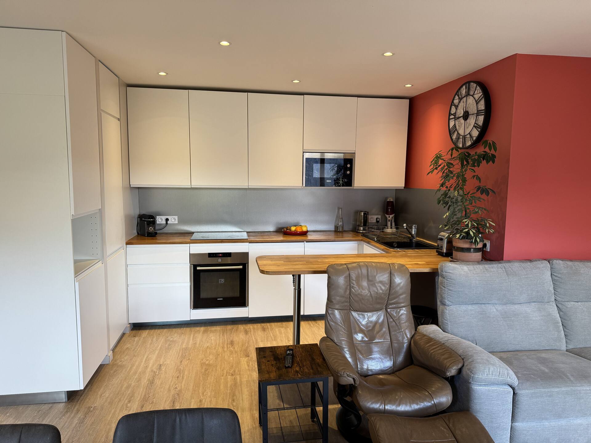 Luxury apartment for 6 people. 3 bedrooms. Terrace. Parking. - 9