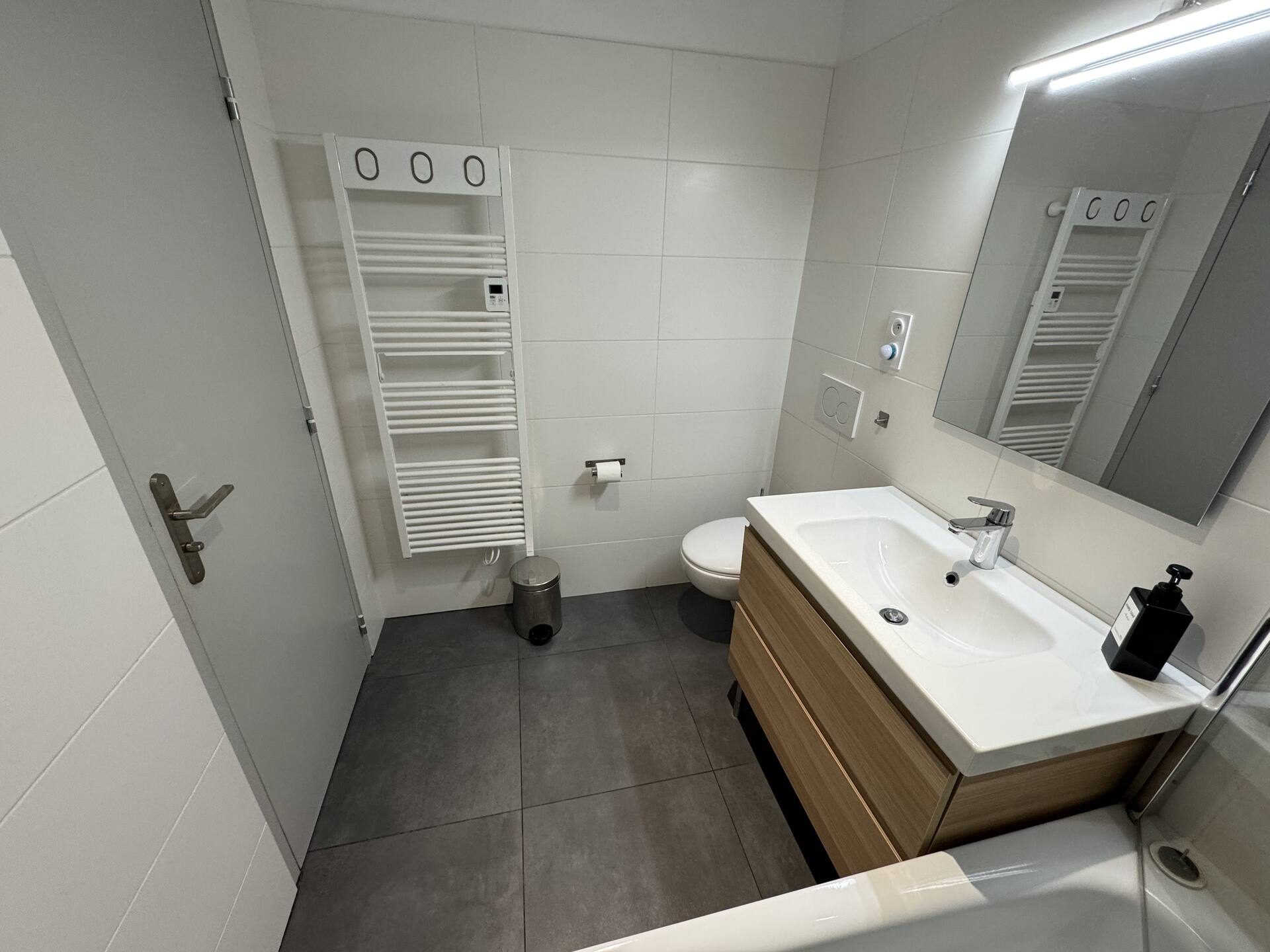 Luxury apartment for 6 people. 3 bedrooms. Terrace. Parking. - 19