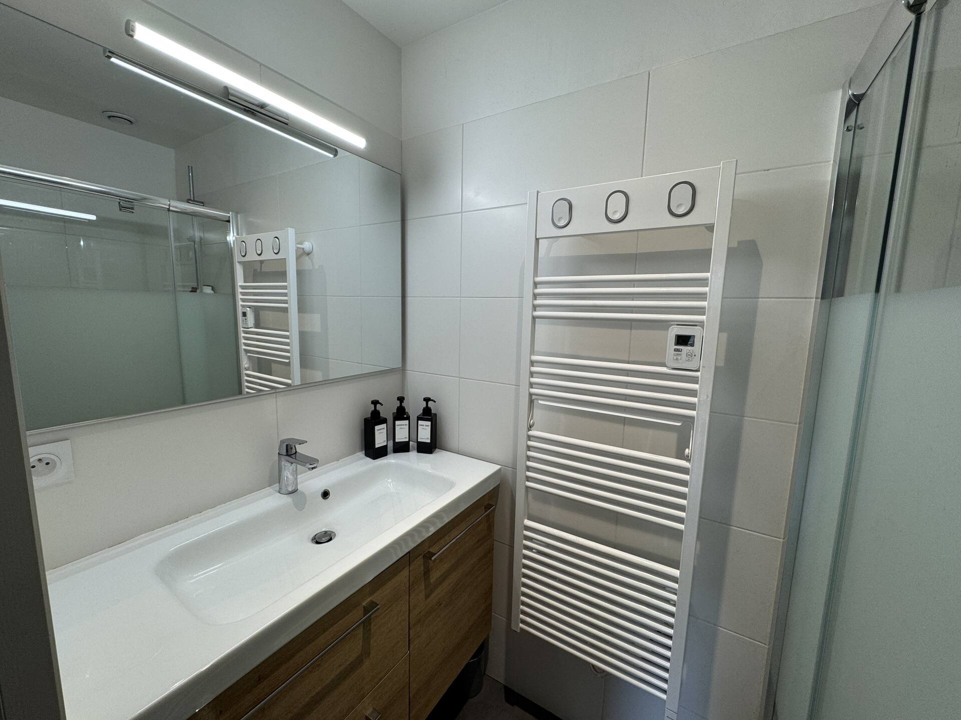 Luxury apartment for 6 people. 3 bedrooms. Terrace. Parking. - 20