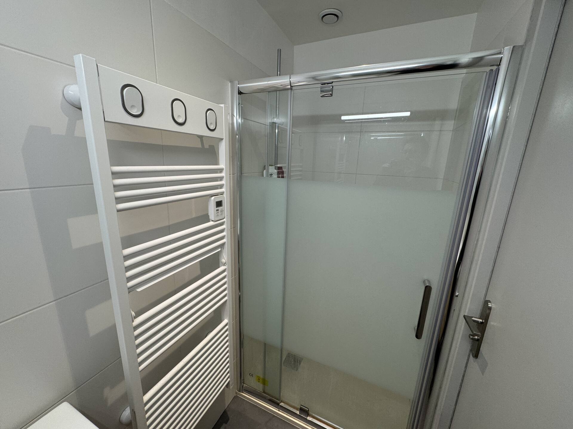 Luxury apartment for 6 people. 3 bedrooms. Terrace. Parking. - 21