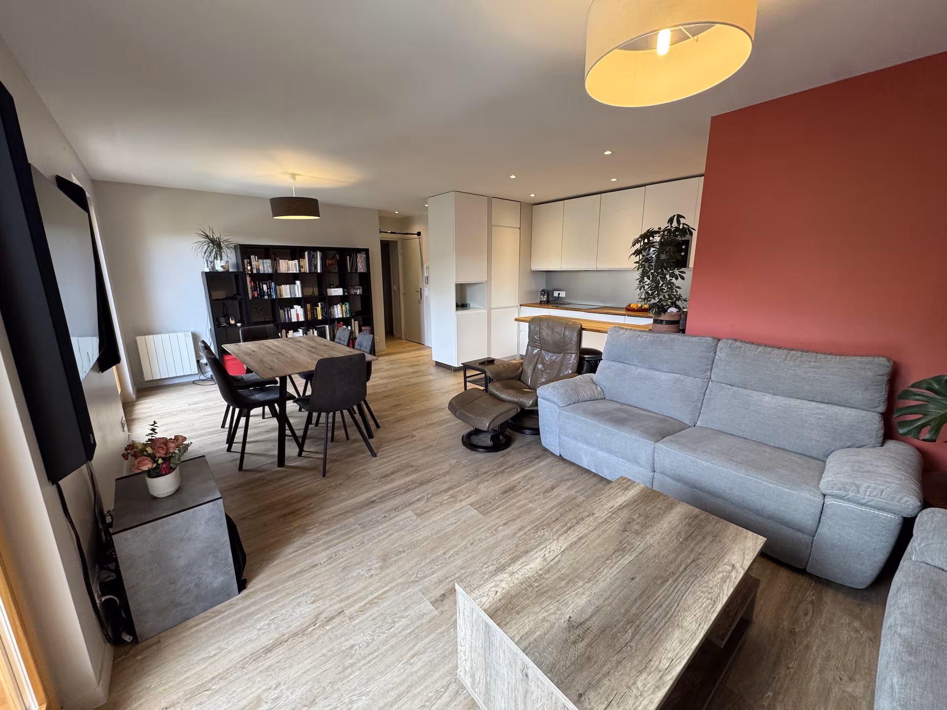 Luxury apartment for 6 people. 3 bedrooms. Terrace. Parking. - 7