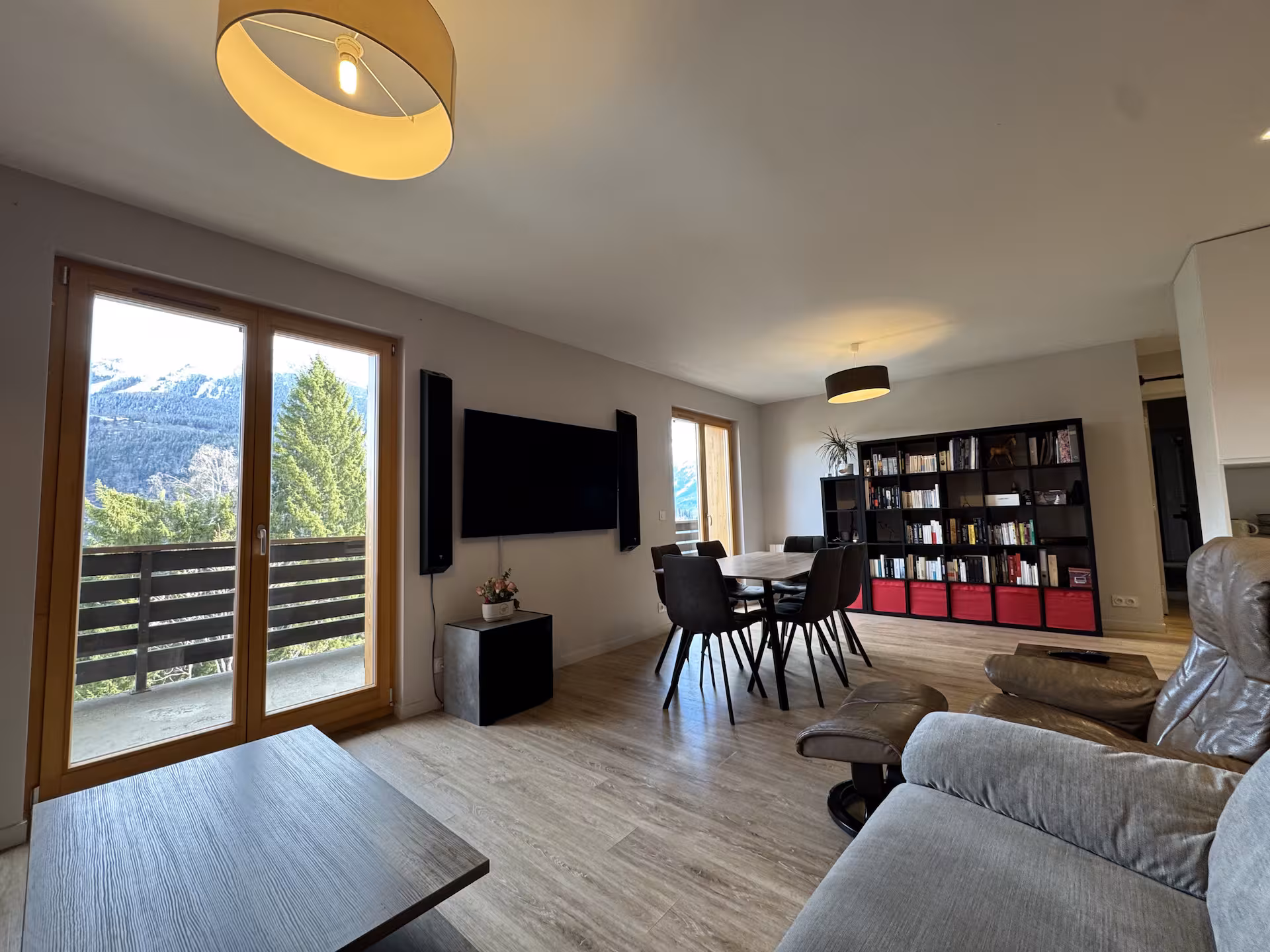 Luxury apartment for 6 people. 3 bedrooms. Terrace. Parking. - 6