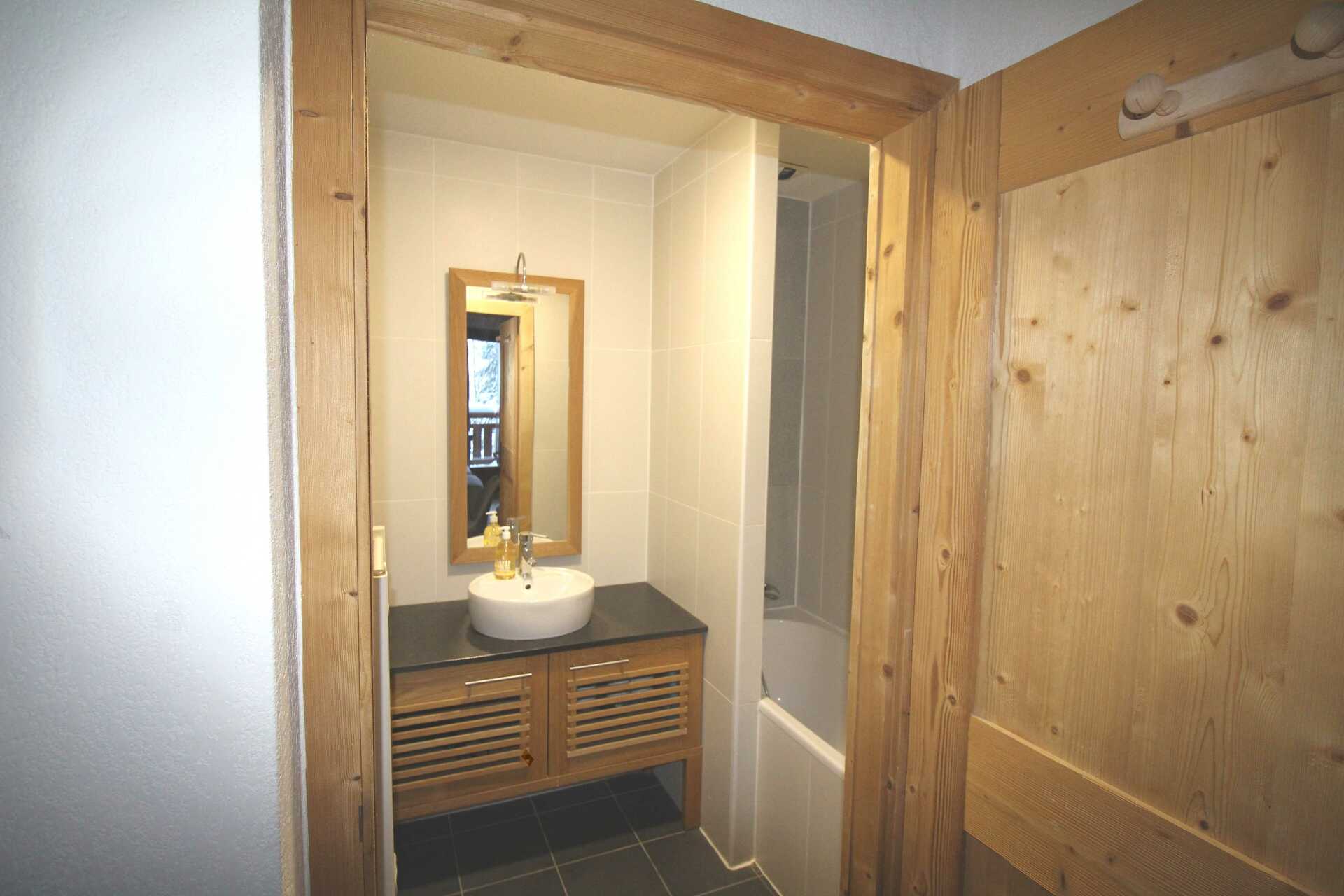 Chez Charles****｜Comfort & Nature, Ski-in/Ski-out - Indoor Pool - 8