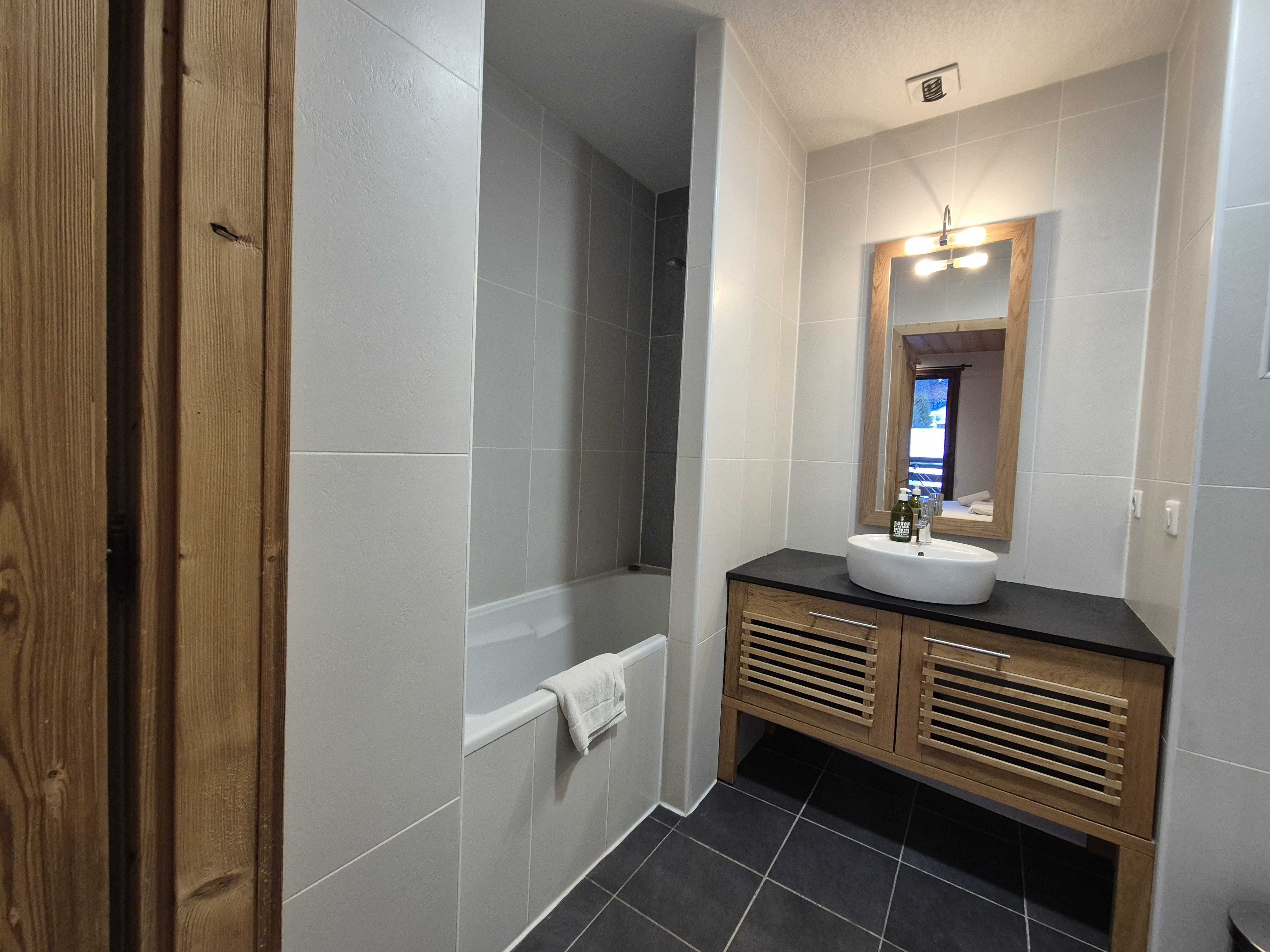 Chez Charles****｜Calme & Belle vue, Skis aux pieds - Piscine couverte - 7