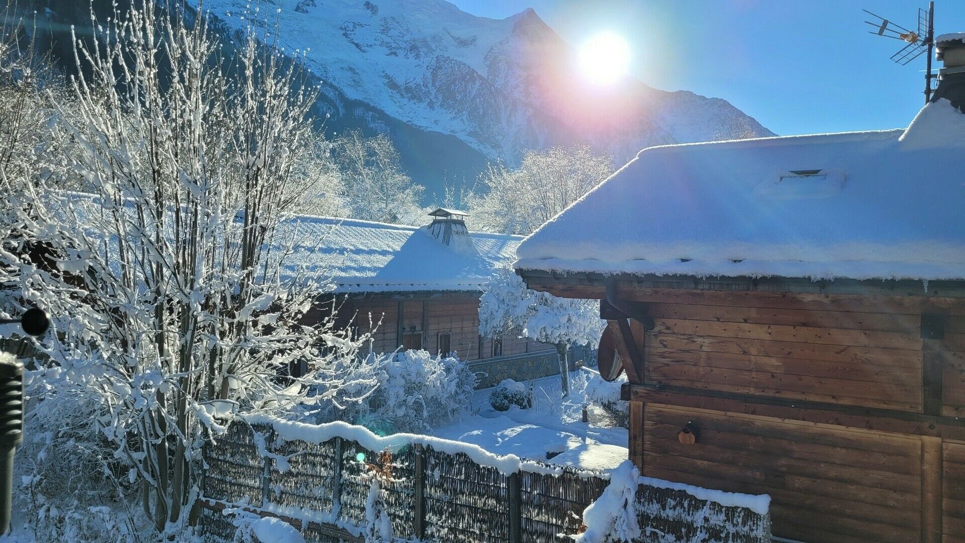 Chalet Champion 2 - 1